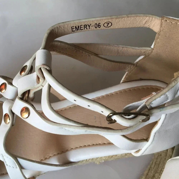 Refresh women's sandals White Wedges Sz 7 - Picture 12 of 13